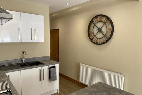 2 bedroom apartment to rent, Merthyr Road, Whitchurch