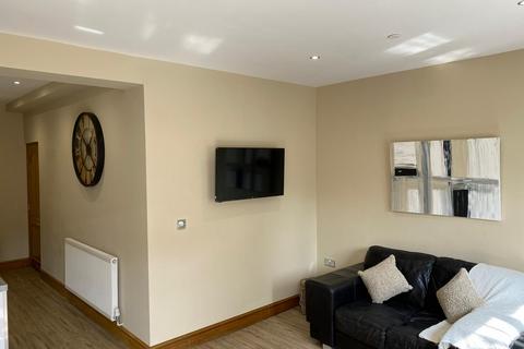 2 bedroom apartment to rent, Merthyr Road, Whitchurch