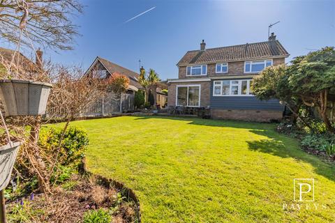 4 bedroom detached house for sale, Ashlyns Road, Frinton-On-Sea