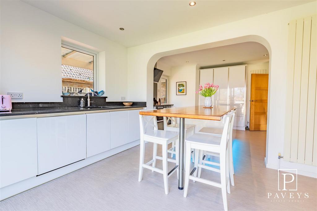 Kitchen / breakfast room