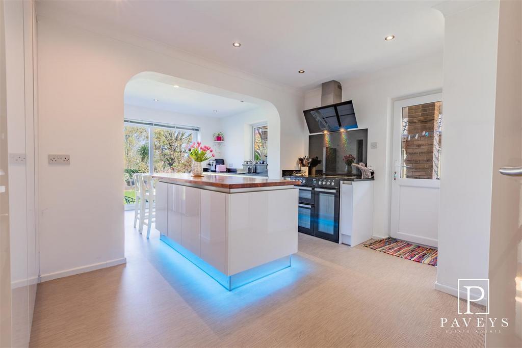 Kitchen / breakfast room