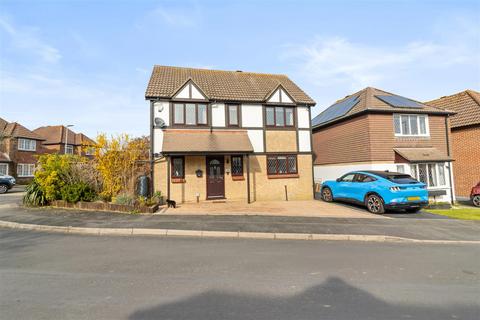 4 bedroom house for sale, Greenacres Drive, Hailsham