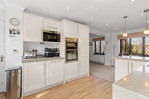 4 bedroom house for sale, Greenacres Drive, Hailsham
