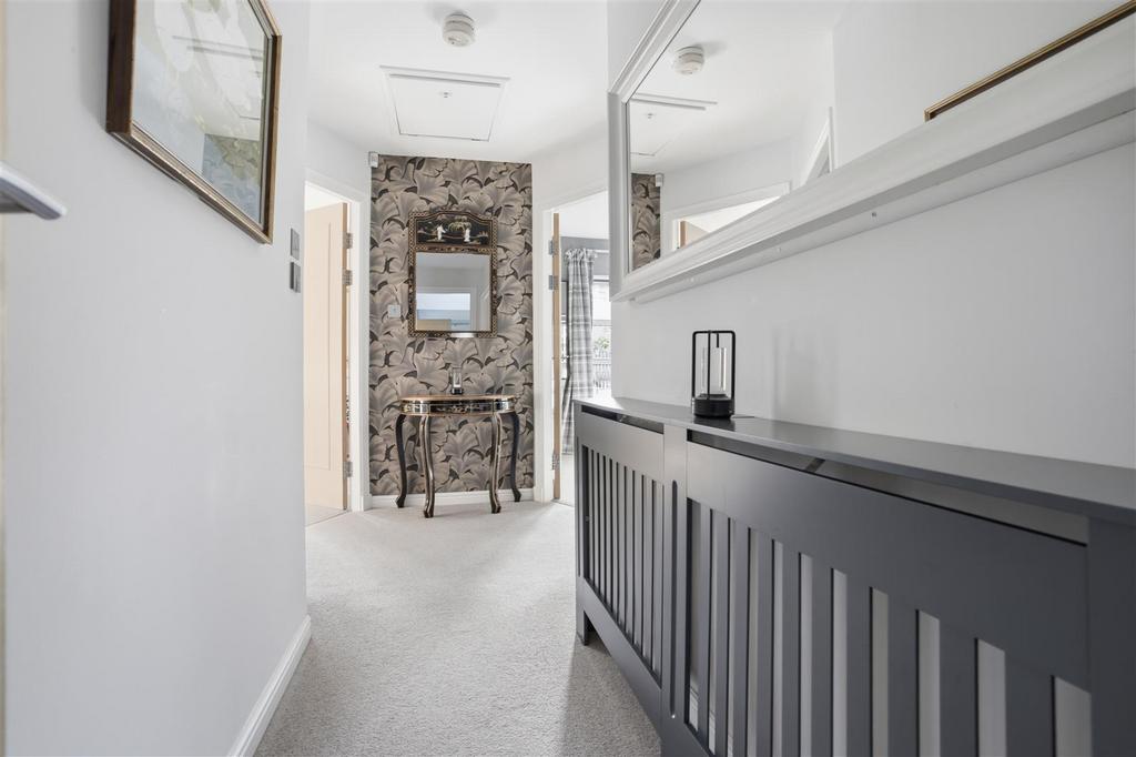 19 Hunterhall Pl-0027.jpg