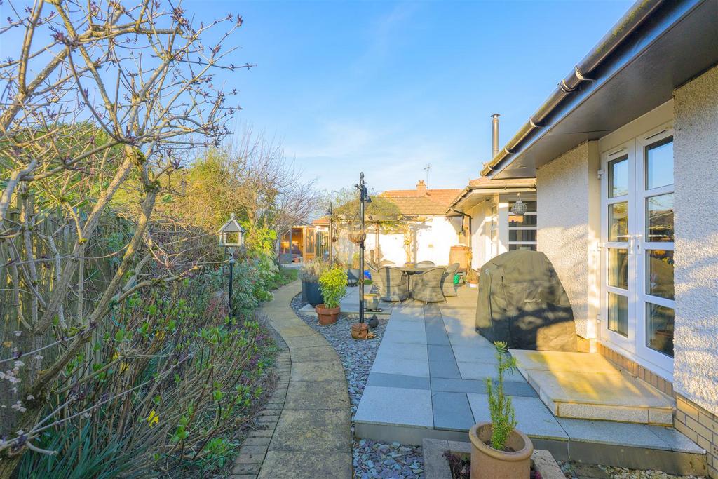 19 Hunterhall Pl-0044.jpg
