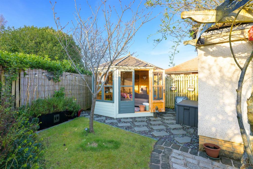 19 Hunterhall Pl-0047.jpg