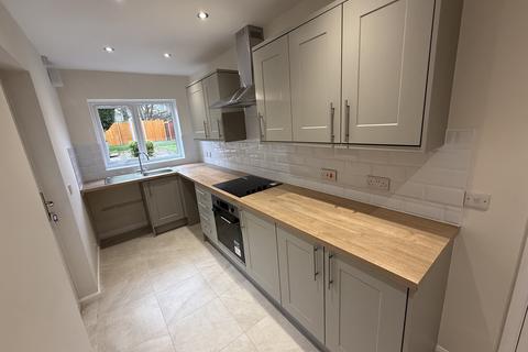 3 bedroom house to rent, Kerry Close, Brierley Hill, DY5