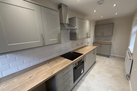 3 bedroom house to rent, Kerry Close, Brierley Hill, DY5