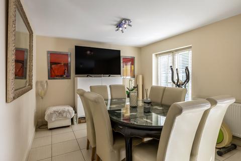 4 bedroom house for sale, Hawthorne Gardens, Caterham, CR3