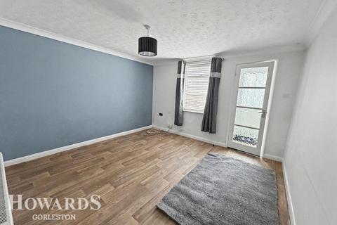 2 bedroom terraced house for sale, Common Road, Gorleston