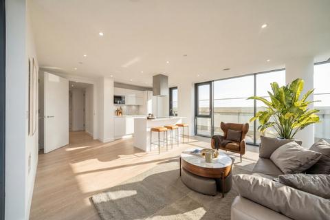 2 bedroom apartment to rent, City North Place Finsbury Park N4