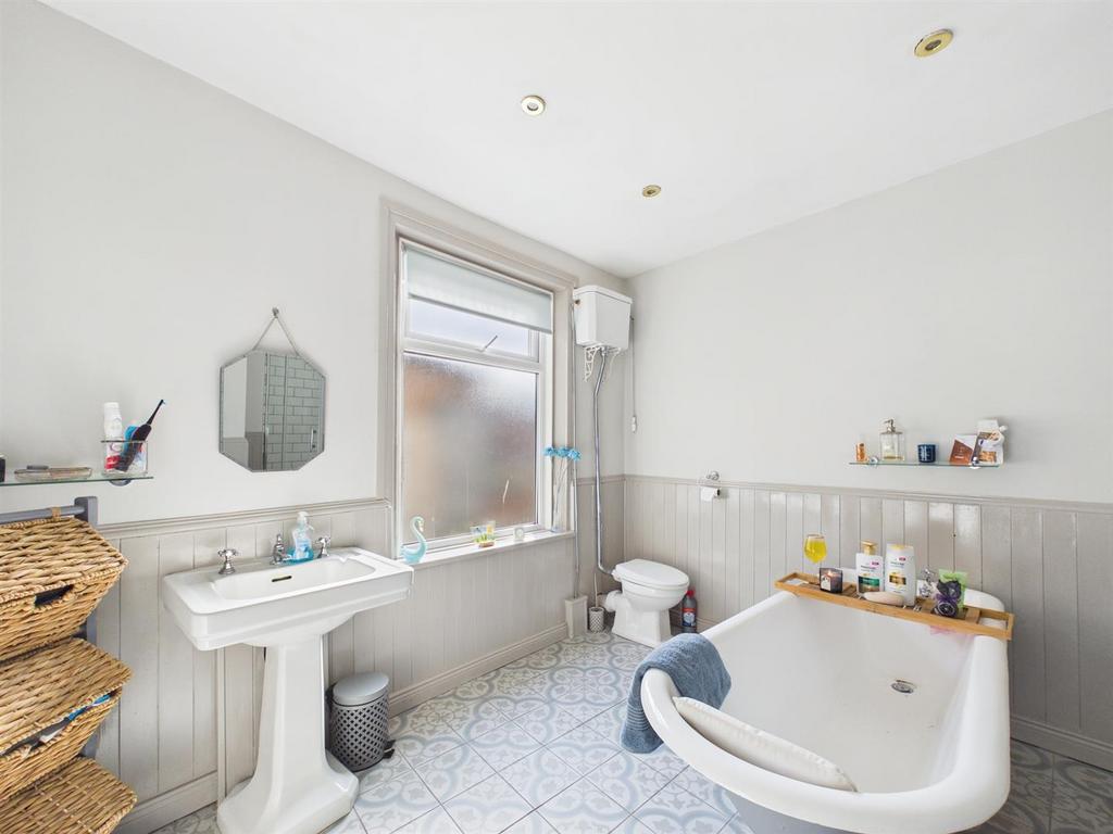 Bath 2.jpg