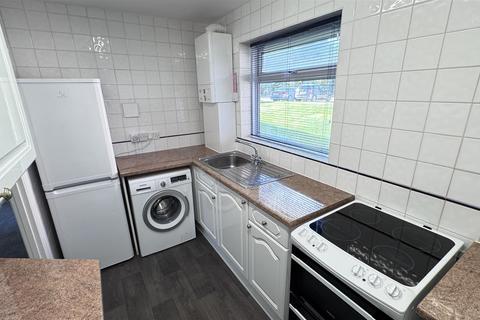 2 bedroom flat to rent, Lambs Close, Cuffley