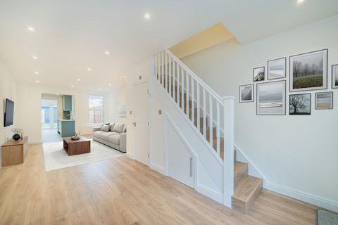 4 bedroom semi-detached house for sale, Oakwood Avenue, Mitcham CR4