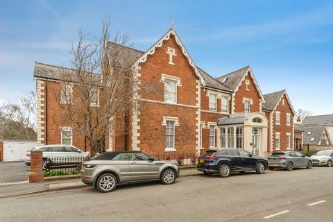 2 bedroom flat for sale, Victoria Crescent, CHESTER, Cheshire, CH4