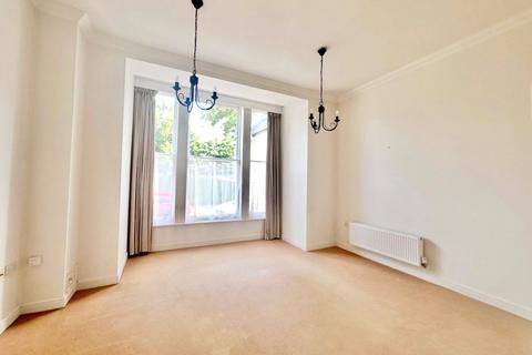 2 bedroom flat for sale, Victoria Crescent, CHESTER, Cheshire, CH4