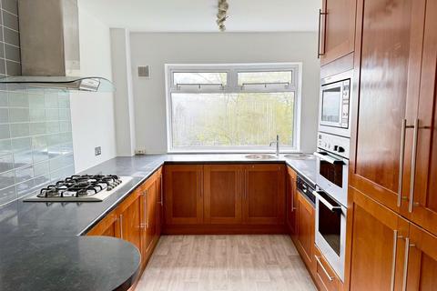 2 bedroom flat to rent, Walmead Croft, Harborne, Birmingham, B17