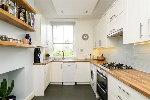 2 bedroom flat to rent, Temple Road, Crouch End, N8