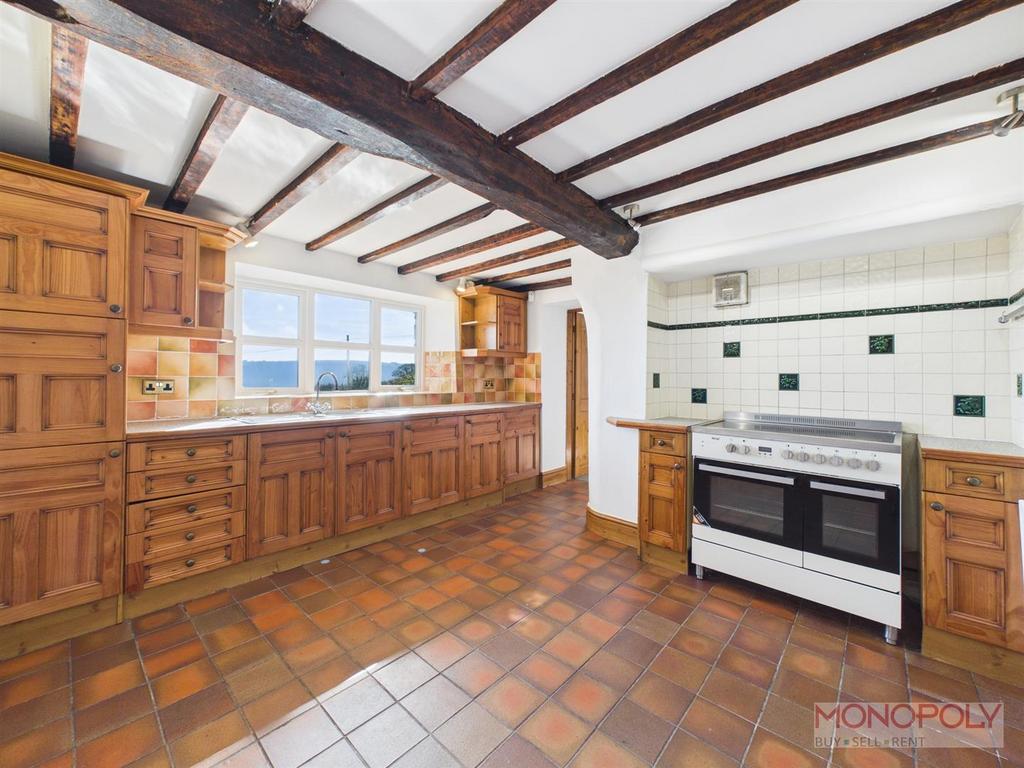 CAM04439 G0-PR0250-STILL003.jpg