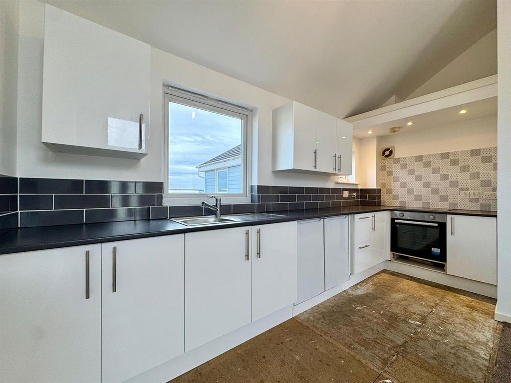 Kitchen, 1.jpeg