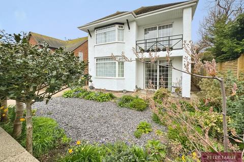 St Georges Crescent, Rhyl, Denbs LL18 3NN