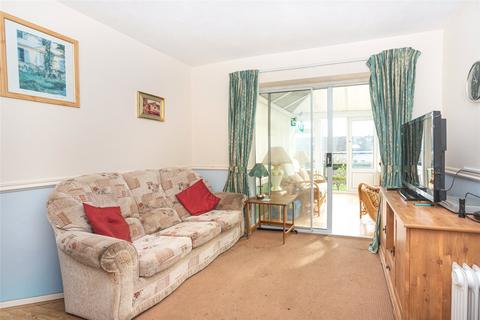 undefined, Ffordd Llewelyn, Valley, Holyhead, Isle of Anglesey, LL65