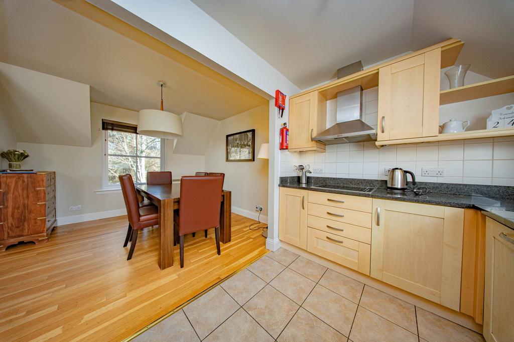 Kitchen/Dining Area