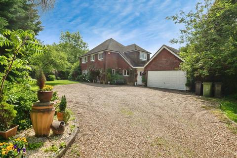 4 bedroom detached house for sale, Woodmans Green Road, Battle, TN33
