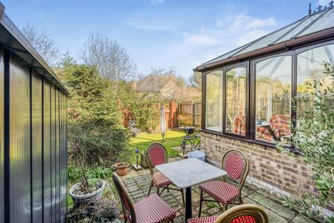 undefined, Lowndes Grove, Milton Keynes MK5