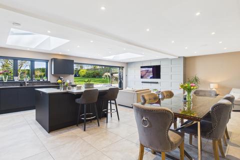 4 bedroom detached house for sale, Spinney Close, Boughton, NN2 8SD