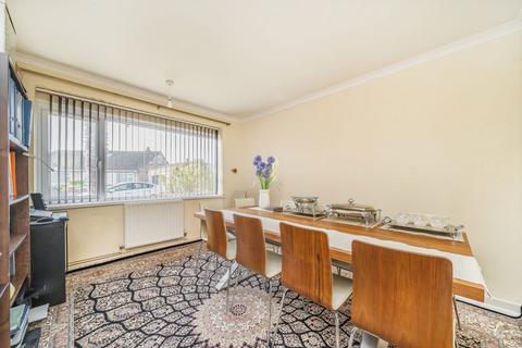 undefined, Hawthorn Close, Hampton TW12