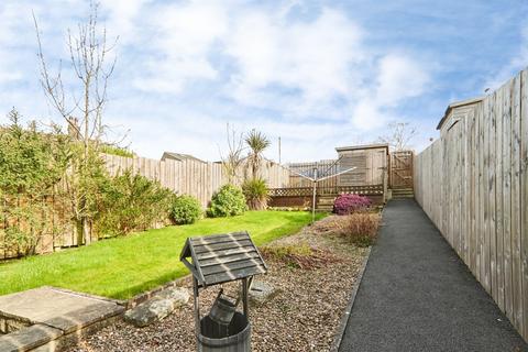 3 bedroom end of terrace house for sale, Canada Terrace, Rawdon, Leeds
