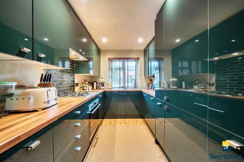 5 bedroom terraced house for sale, Riverside, Surrey GU1
