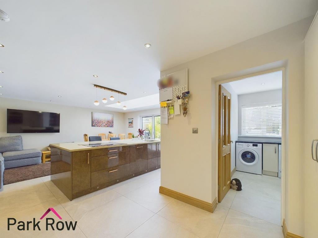 Kitchen/dining/living