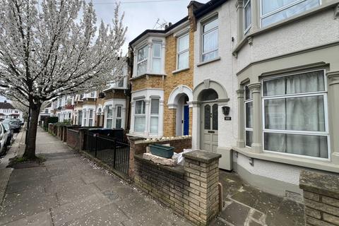 3 bedroom terraced house to rent, Fotheringham Road