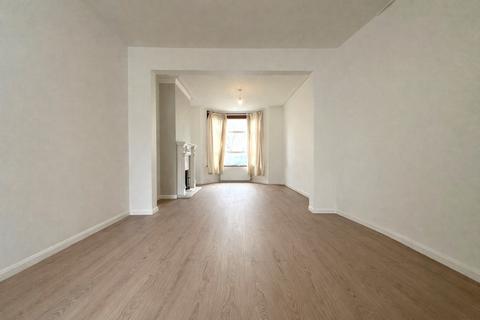 3 bedroom terraced house to rent, Fotheringham Road