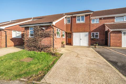 3 bedroom semi-detached house for sale, Barlow Close, Hampshire PO14
