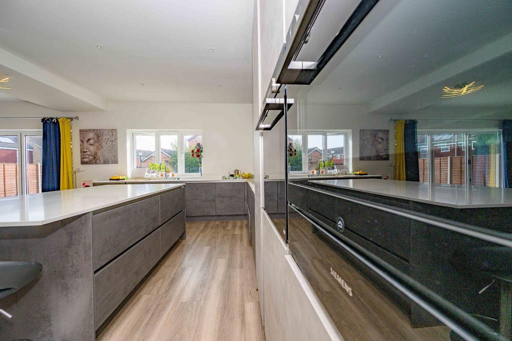 Kitchen/Lounge