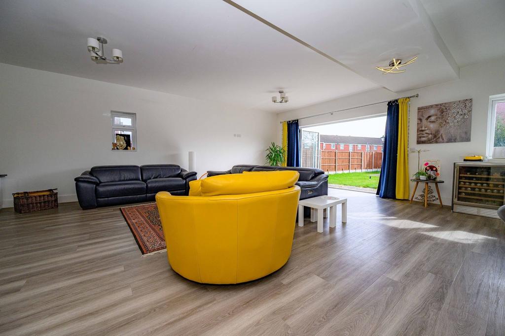 Kitchen/Lounge