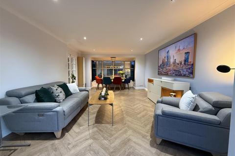4 bedroom detached bungalow for sale, Abbotts Close, Rochester