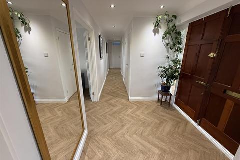4 bedroom detached bungalow for sale, Abbotts Close, Rochester