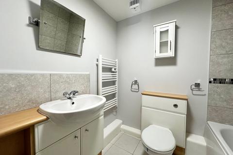 2 bedroom apartment to rent, Canal Quay, Britannia Wharf, Bingley, BD16