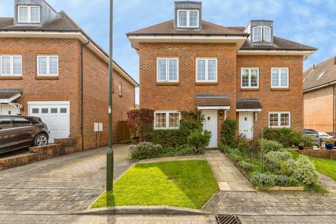 3 bedroom townhouse for sale, Maddox Drive, Crawley