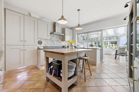 undefined, Kilworth Avenue, Shenfield, CM15