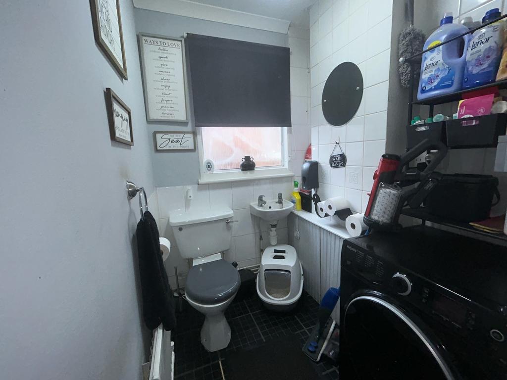 Cloakroom/wc