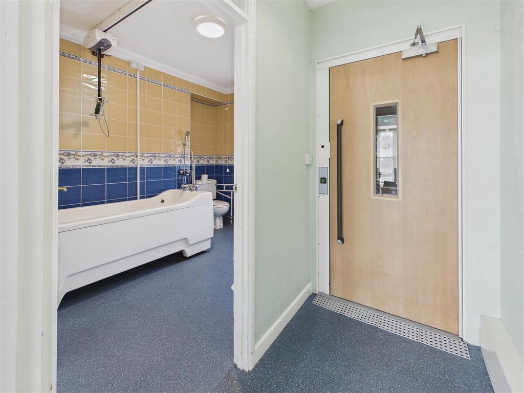 Ensuite