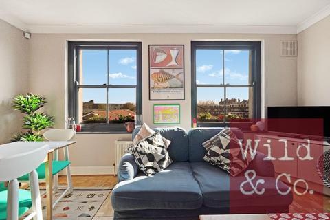 2 bedroom flat for sale, Clarence Road, London