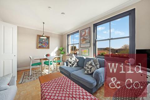 2 bedroom flat for sale, Clarence Road, London