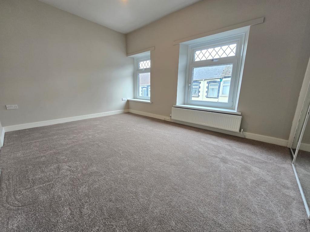 Bedroom 1 (1)