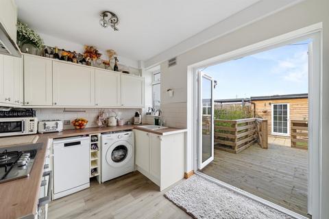 2 bedroom semi-detached house for sale, Sudbury Crescent, Bromley